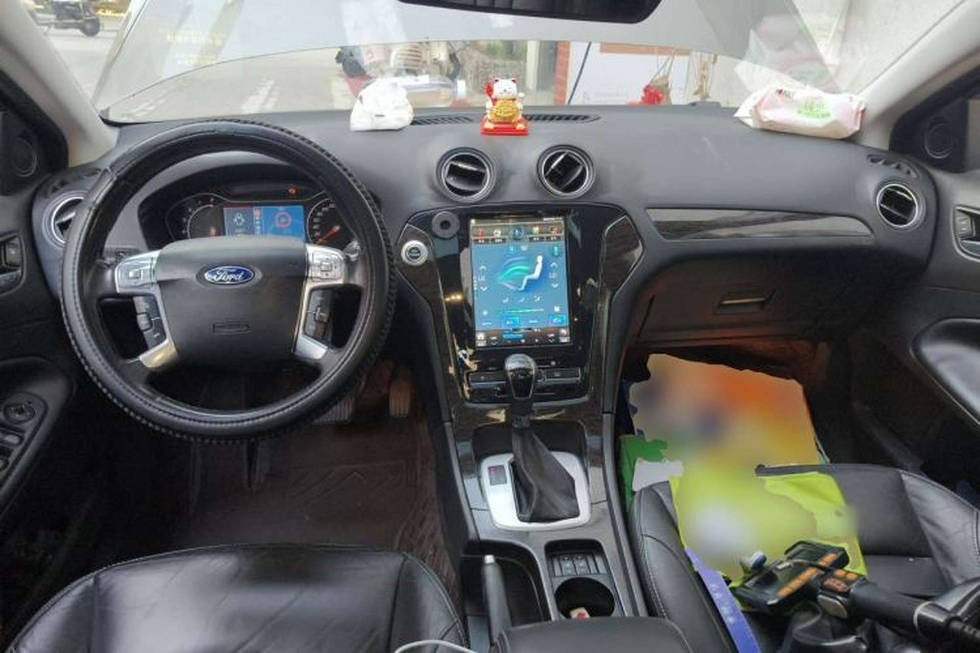 Used Ford Mondeo 2011 2.0L GTDi 200 Luxury Edition Center Console