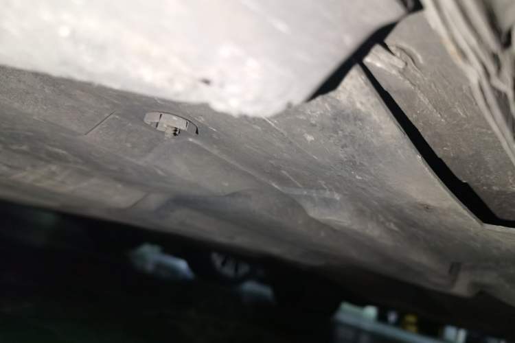 Used Ford Mondeo 2011 2.0L GTDi 200 Fashion Edition Chassis Front Left