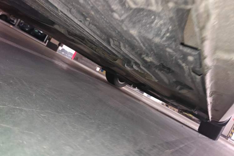 Used Ford Mondeo 2011 2.0L GTDi 200 Fashion Edition Chassis Rear Right