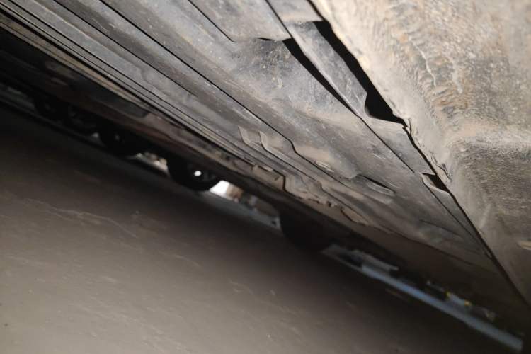 Used Ford Mondeo 2011 2.0L GTDi240 Ultimate Edition Chassis Rear Right