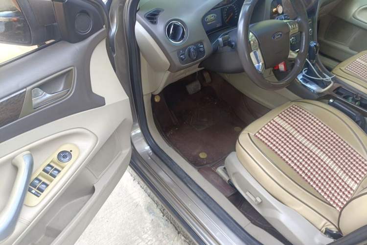 Used Ford Mondeo 2011 2.0L GTDi 200 Fashion Edition Driver Seat