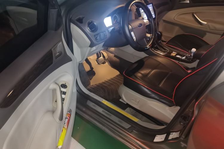 Used Ford Mondeo 2011 2.0L GTDi 200 Fashion Edition Driver Seat