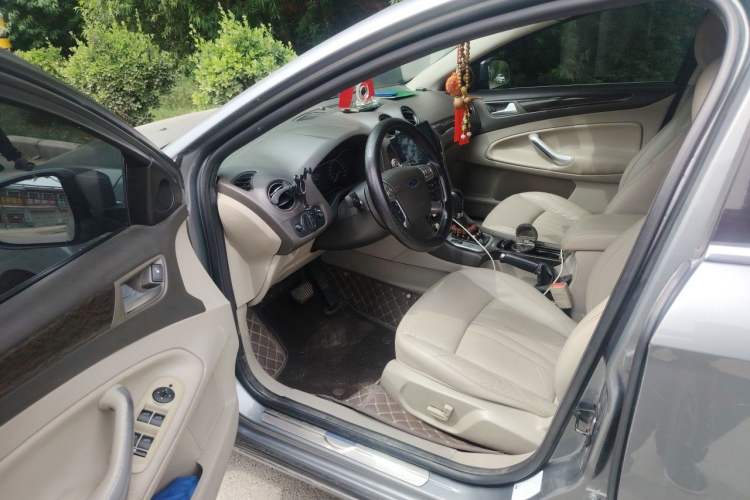 Used Ford Mondeo 2011 2.0L GTDi 200 Luxury Edition Driver Seat