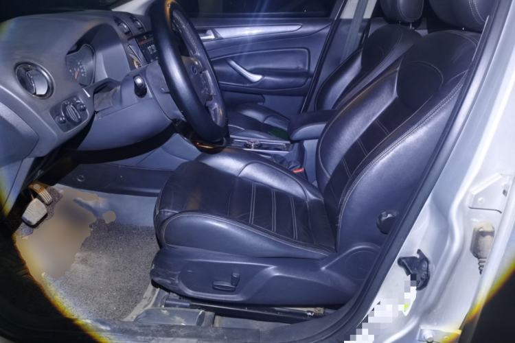 Used Ford Mondeo 2011 2.0L GTDi240 Ultimate Edition Driver Seat