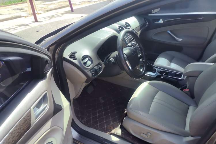 Used Ford Mondeo 2011 2.0L GTDi 200 Fashion Edition Driver Seat