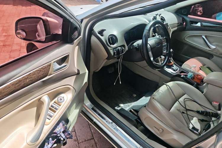 Used Ford Mondeo 2011 2.0L GTDi 200 Fashion Edition Driver Seat