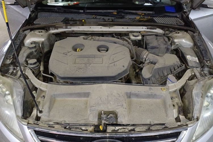 Used Ford Mondeo 2011 2.0L GTDi 200 Luxury Edition Engine Bay