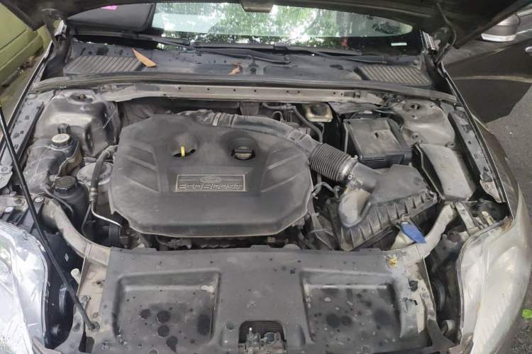Used Ford Mondeo 2011 2.0L GTDi 200 Luxury Edition Engine Bay