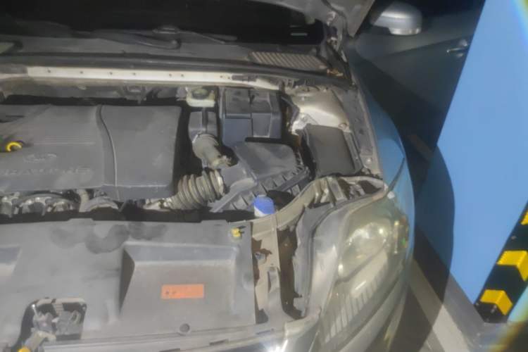 Used Ford Mondeo 2011 2.3L Fashion Edition Engine Bay Left