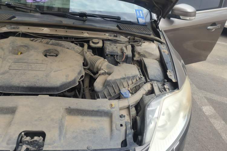 Used Ford Mondeo 2011 2.0L GTDi 200 Luxury Edition Engine Bay Left