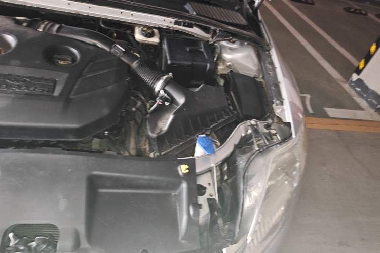 Used Ford Mondeo 2011 2.0L GTDi 200 Fashion Edition Engine Bay Left
