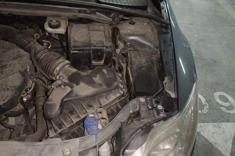 Used Ford Mondeo 2011 2.0L GTDi 200 Fashion Edition Engine Bay Left