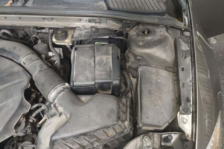 Used Ford Mondeo 2011 2.0L GTDi 200 Luxury Edition Engine Bay Left