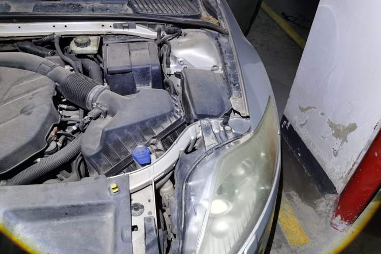 Used Ford Mondeo 2011 2.0L GTDi240 Ultimate Edition Engine Bay Left