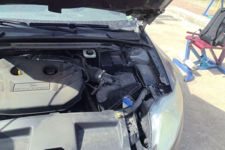 Used Ford Mondeo 2011 2.0L GTDi 200 Fashion Edition Engine Bay Left