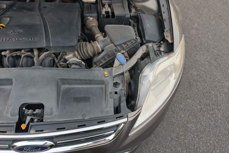 Used Ford Mondeo 2011 2.3L Fashion Edition Engine Bay Left