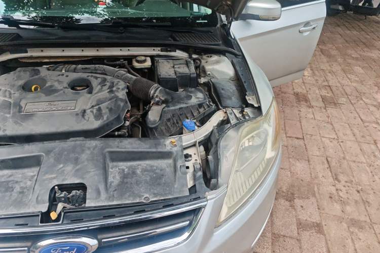 Used Ford Mondeo 2011 2.0L GTDi 200 Fashion Edition Engine Bay Left