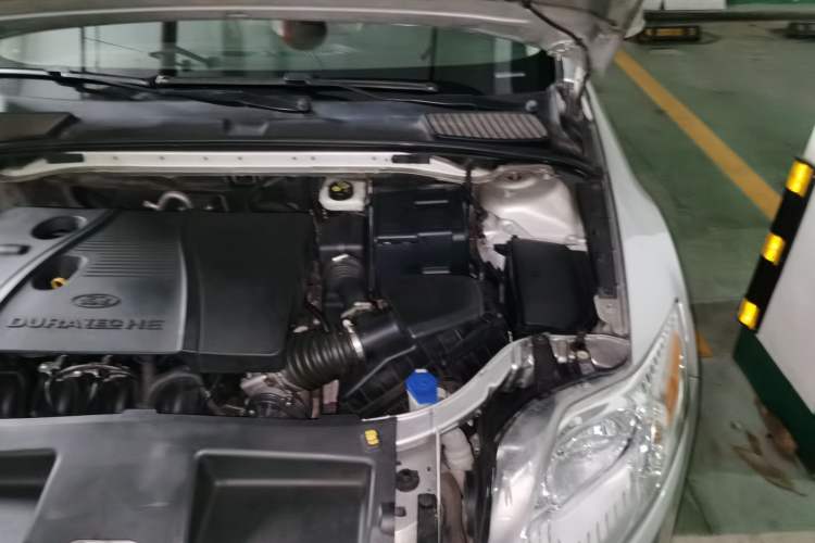 Used Ford Mondeo 2011 2.3L Luxury Model Engine Bay Left