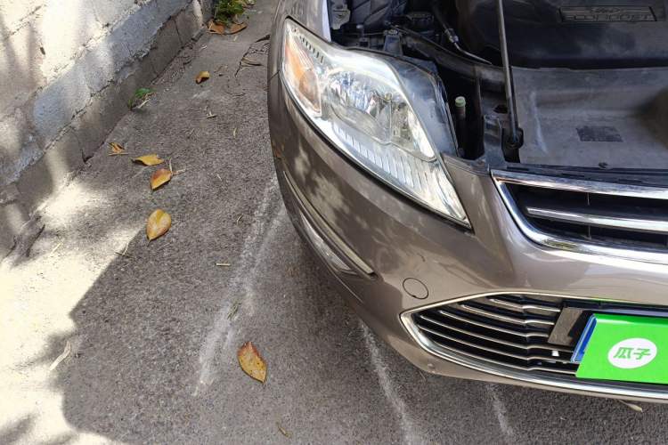 Used Ford Mondeo 2011 2.0L GTDi 200 Fashion Edition Engine Bay Right