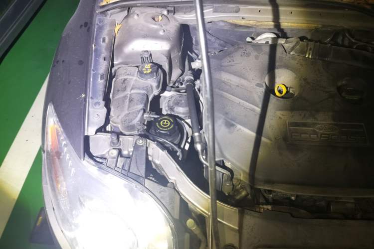 Used Ford Mondeo 2011 2.0L GTDi 200 Fashion Edition Engine Bay Right