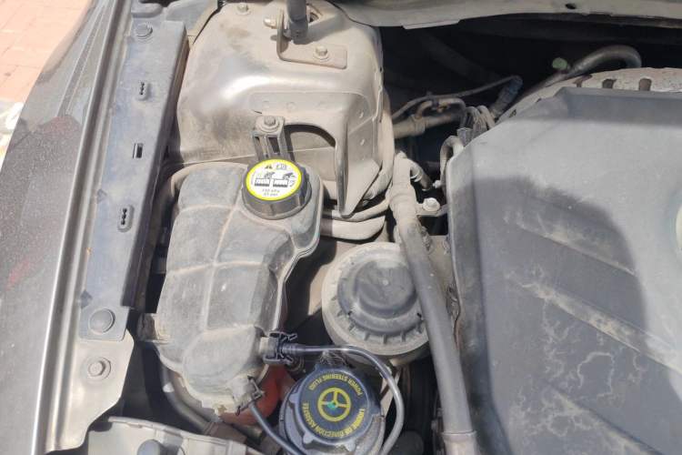 Used Ford Mondeo 2011 2.0L GTDi 200 Luxury Edition Engine Bay Right