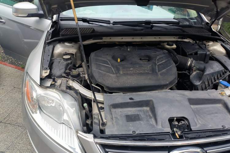 Used Ford Mondeo 2011 2.0L GTDi 200 Fashion Edition Engine Bay Right