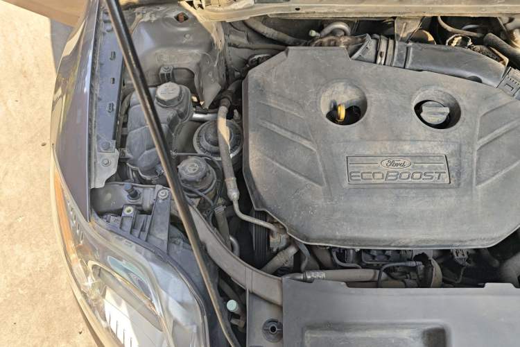 Used Ford Mondeo 2011 2.0L GTDi 200 Fashion Edition Engine Bay Right