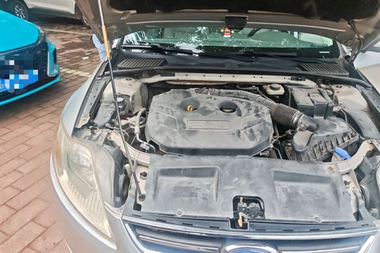 Used Ford Mondeo 2011 2.0L GTDi 200 Fashion Edition Engine Bay Right