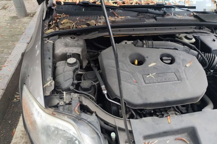 Used Ford Mondeo 2011 2.0L GTDi 200 Fashion Edition Engine Bay Right