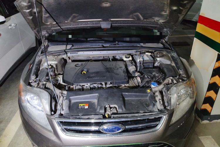 Used Ford Mondeo 2011 2.3L Luxury Model Engine Bay