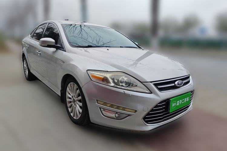 Used Ford Mondeo 2011 2.0L GTDi 200 Luxury Edition Front Right 45 Deg