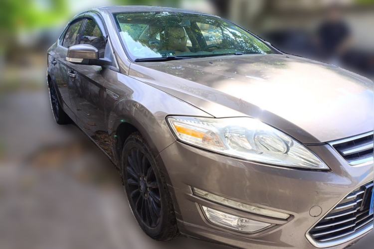 Used Ford Mondeo 2011 2.0L GTDi 200 Fashion Edition Front Right 45 Deg