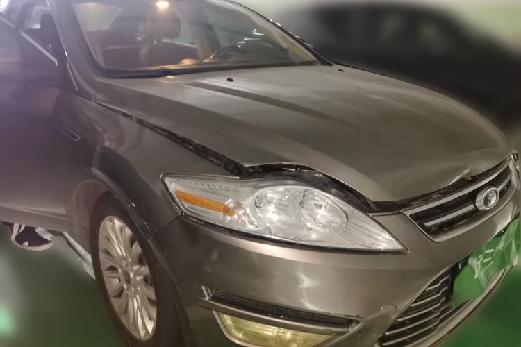 Used Ford Mondeo 2011 2.0L GTDi 200 Fashion Edition Front Right 45 Deg