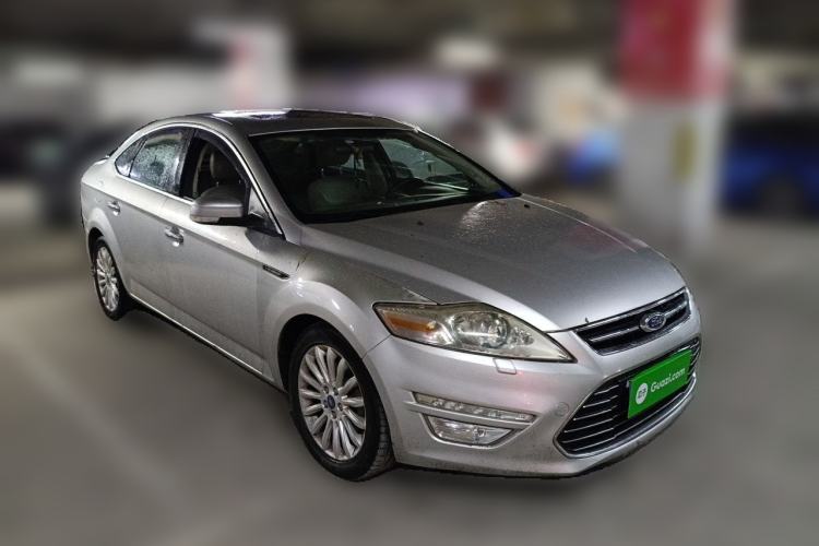 Used Ford Mondeo 2011 2.0L GTDi 200 Luxury Edition Front Right 45 Deg
