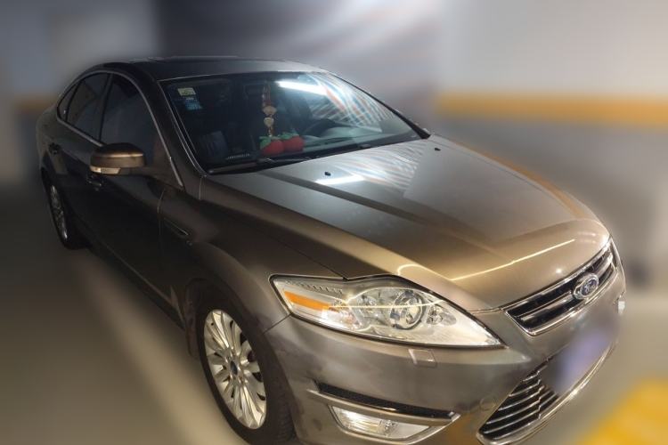 Used Ford Mondeo 2011 2.0L GTDi 200 Luxury Edition Front Right 45 Deg