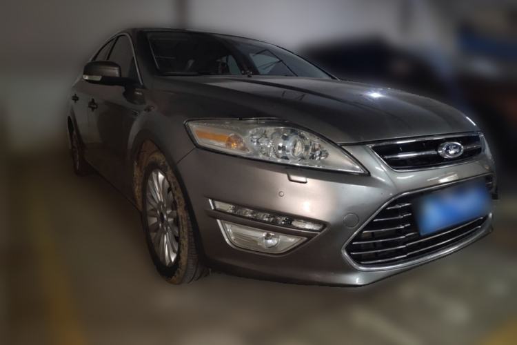 Used Ford Mondeo 2011 2.0L GTDi240 Ultimate Edition Front Right 45 Deg