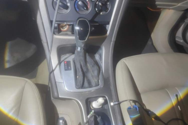 Used Ford Mondeo 2011 2.3L Fashion Edition Gear Lever