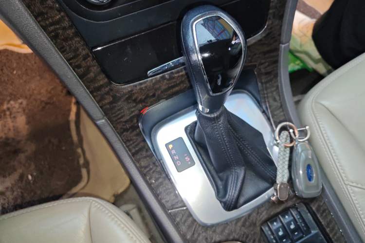 Used Ford Mondeo 2011 2.0L GTDi 200 Luxury Edition Gear Lever
