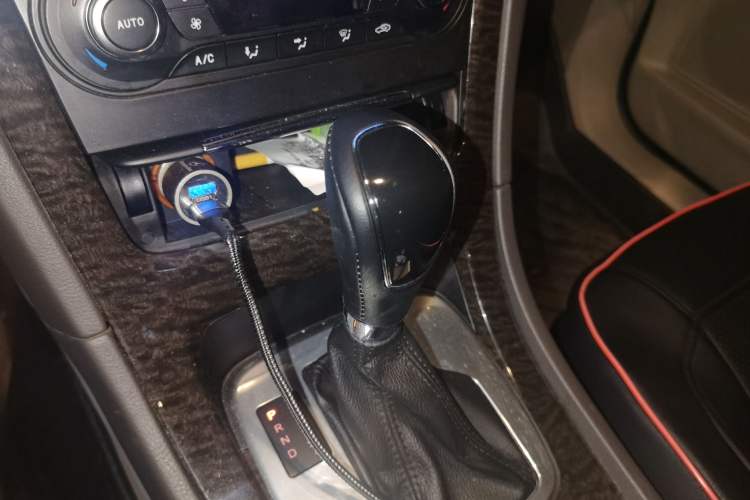 Used Ford Mondeo 2011 2.0L GTDi 200 Fashion Edition Gear Lever