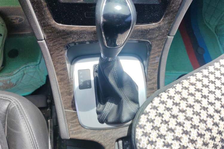 Used Ford Mondeo 2011 2.0L GTDi 200 Luxury Edition Gear Lever