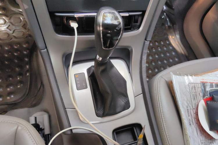 Used Ford Mondeo 2011 2.3L Fashion Edition Gear Lever