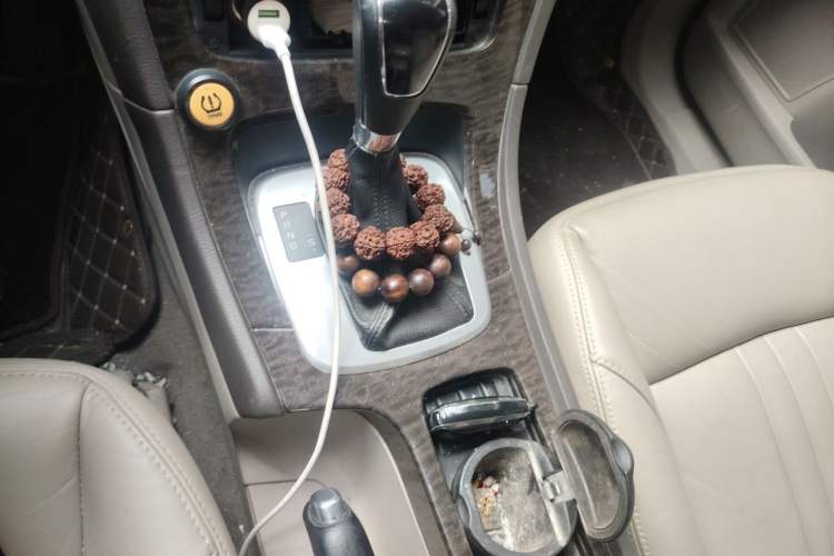 Used Ford Mondeo 2011 2.0L GTDi 200 Luxury Edition Gear Lever