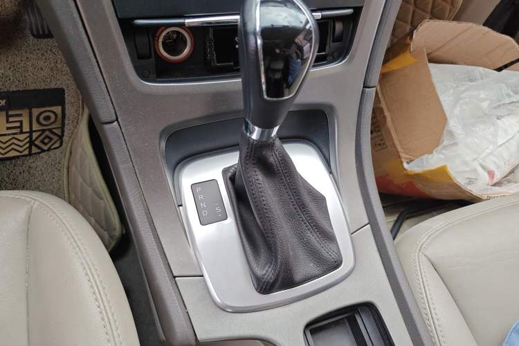 Used Ford Mondeo 2011 2.3L Fashion Edition Gear Lever