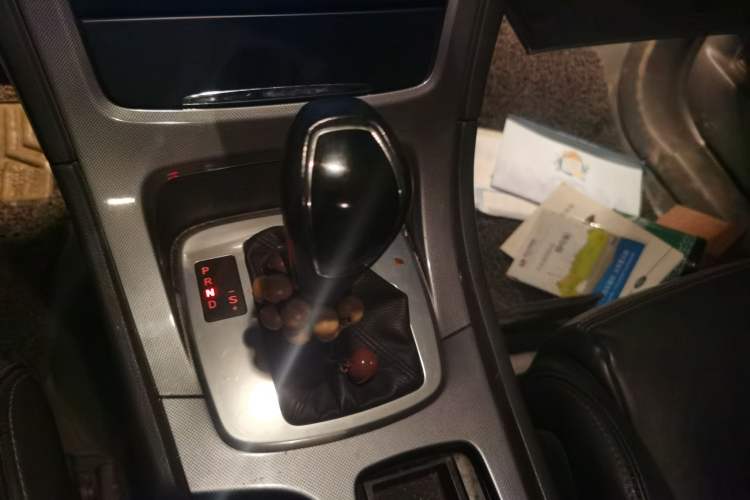 Used Ford Mondeo 2011 2.0L GTDi240 Ultimate Edition Gear Lever