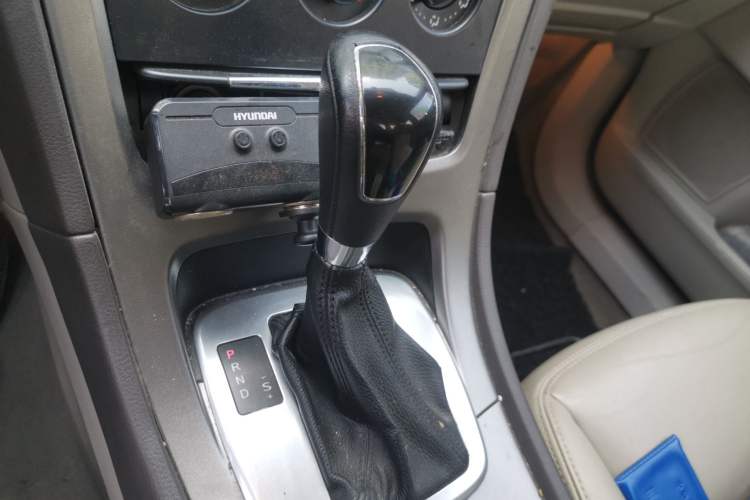 Used Ford Mondeo 2011 2.3L Fashion Edition Gear Lever