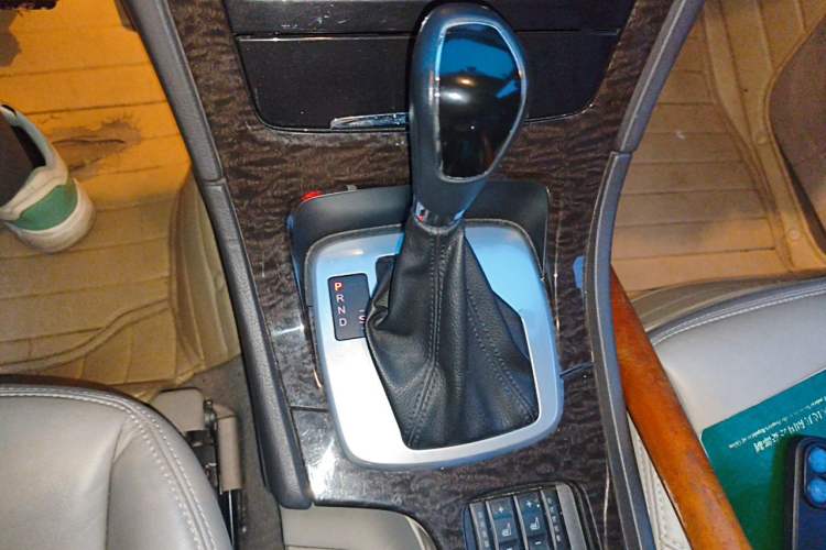 Used Ford Mondeo 2011 2.0L GTDi 200 Luxury Edition Gear Lever