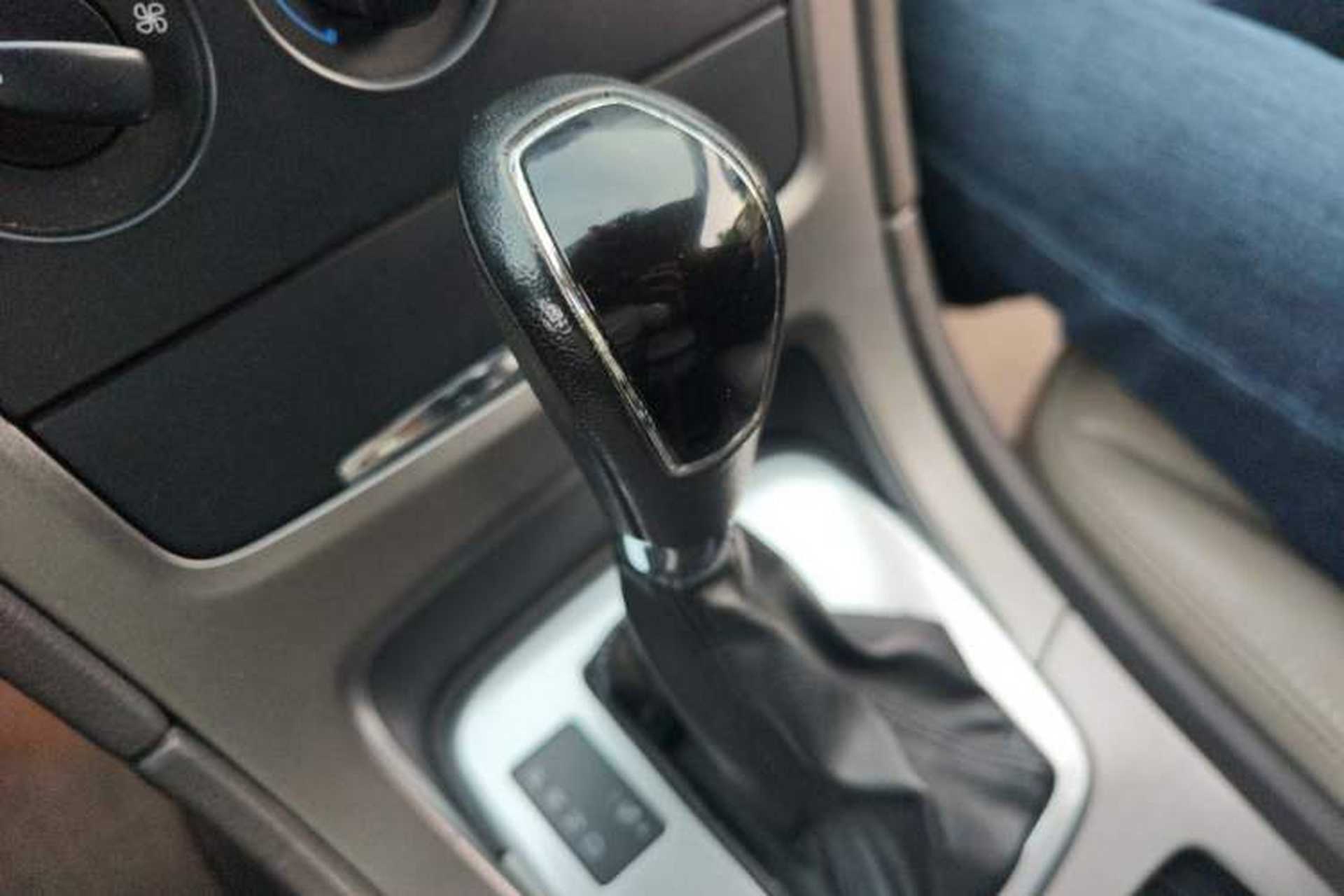 Used Ford Mondeo 2011 2.3L Fashion Edition Gear Lever