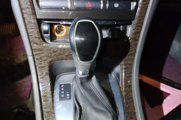 Used Ford Mondeo 2011 2.3L Luxury Model Gear Lever