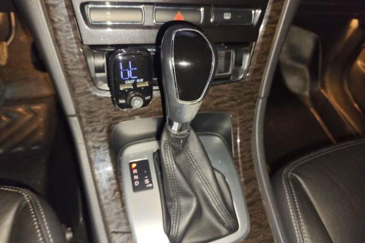 Used Ford Mondeo 2011 2.0L GTDi 200 Luxury Edition Gear Lever