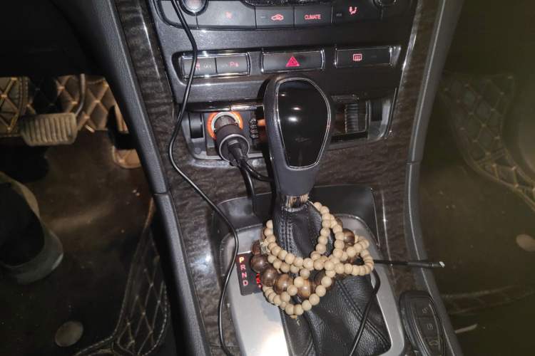 Used Ford Mondeo 2011 2.0L GTDi240 Ultimate Edition Gear Lever